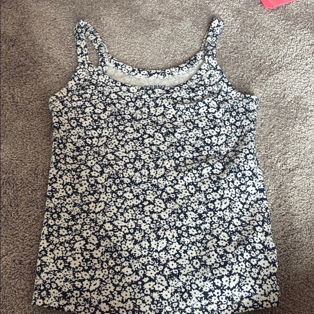 Old Navy Black and White Fitted Sleeveless Tank Top